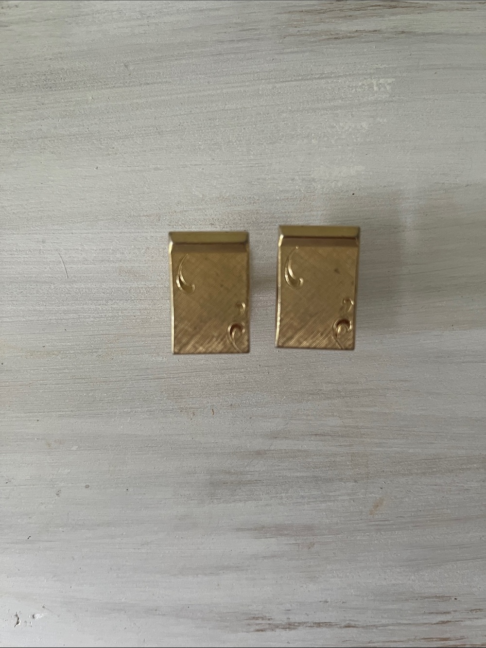 SWANK Gold-Tone Rectangular Cuff Links - Picture 6 of 7
